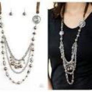 Paparazzi Adorable Necklace/Earrings Set